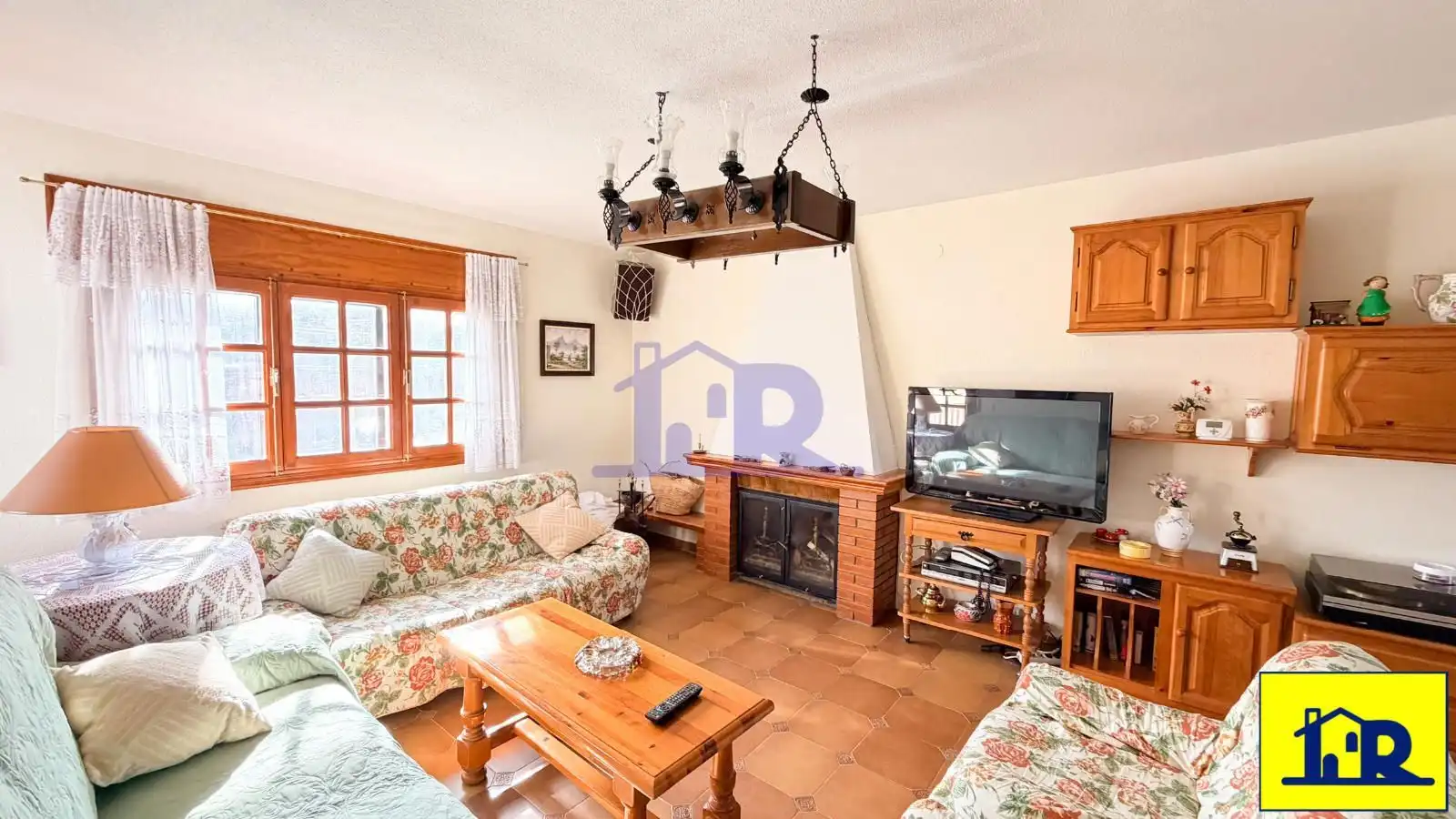 Sala de estar de Casa o chalet en venta en Fuentes con Calefacción, Terraza y Trastero