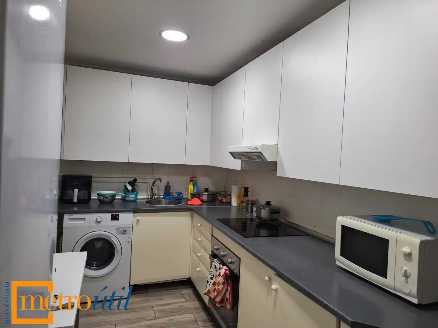 Kitchen of Flat for sale in Salamanca  with Heating, Parquet flooring and Balcony