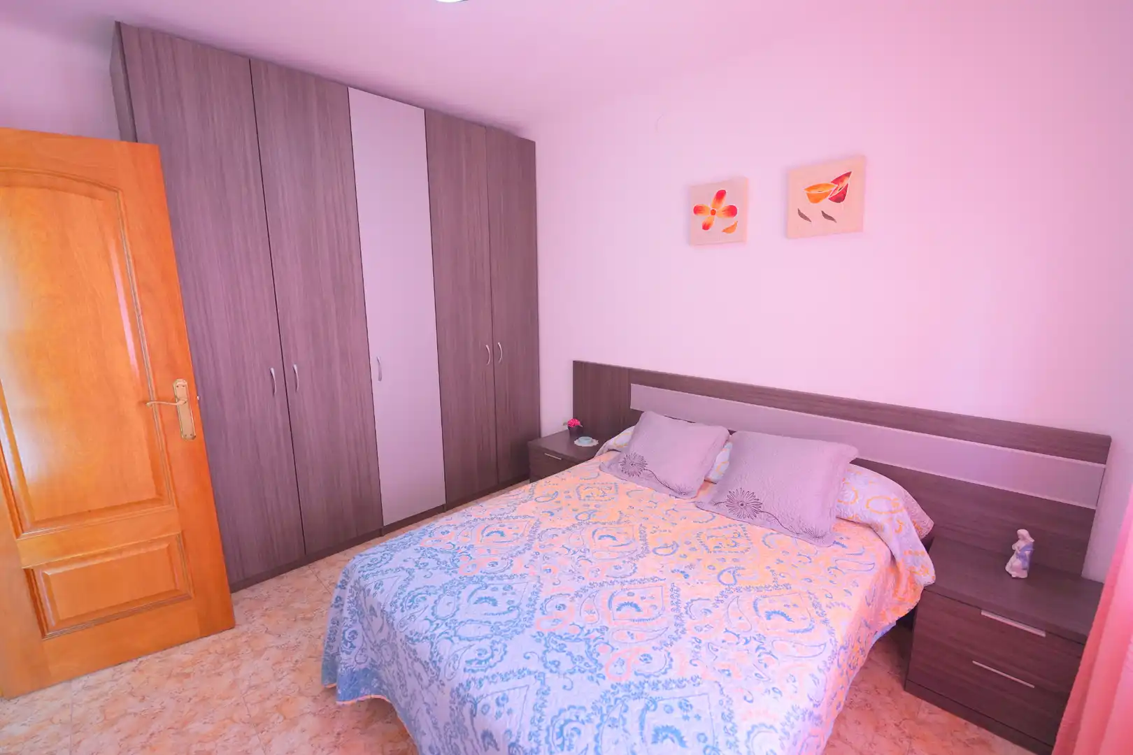 Schlafzimmer von Wohnung zum Verkauf in Barcelona mit Ofen und Balkon
