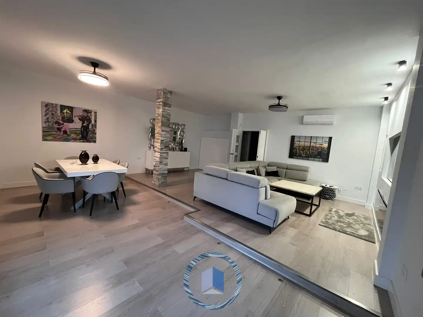 Sala de estar de Piso en venta en Montequinto con Jardín privado, Trastero y Piscina comunitaria