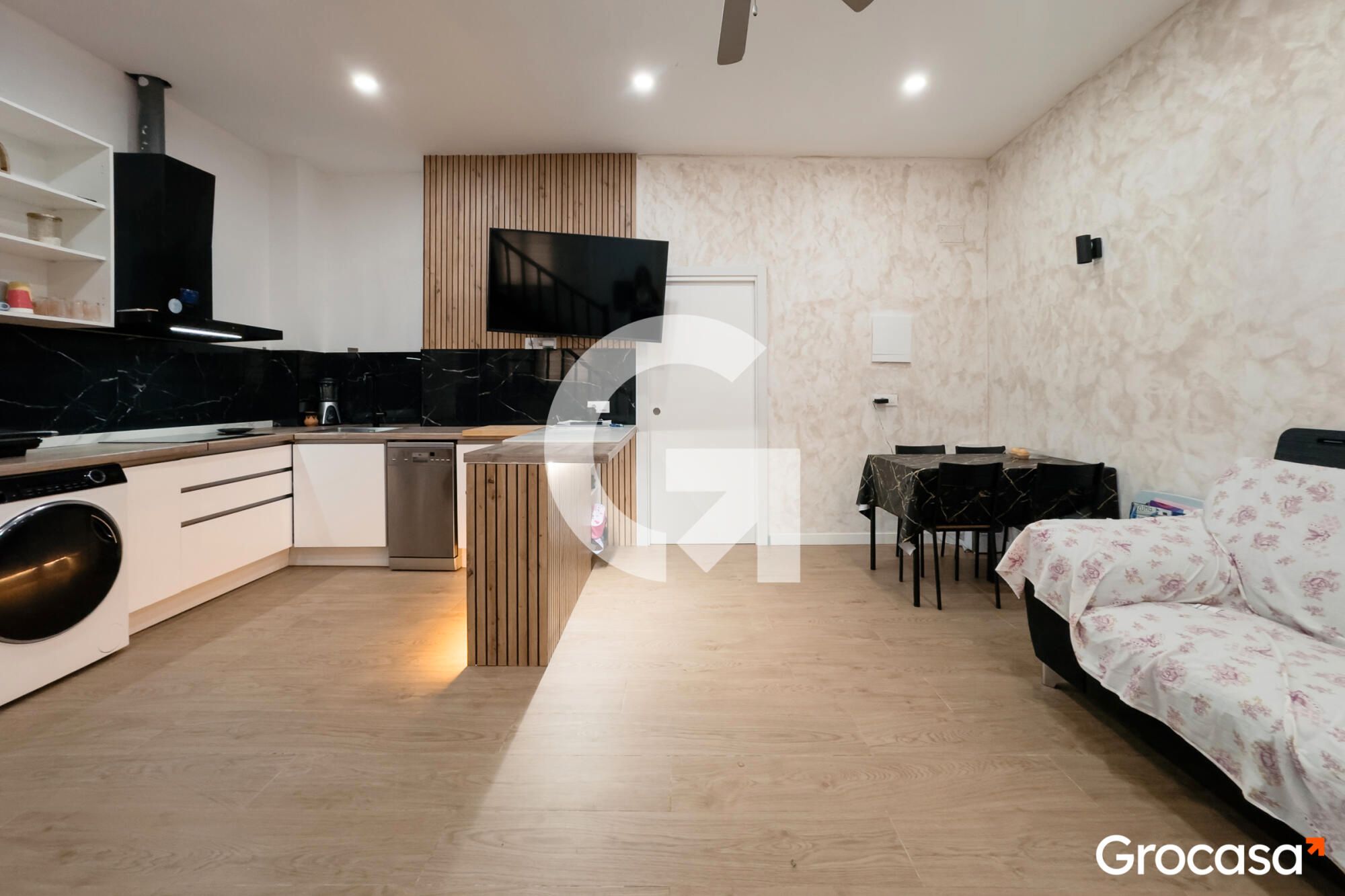 Kitchen of Premises for sale in Santa Coloma de Gramenet