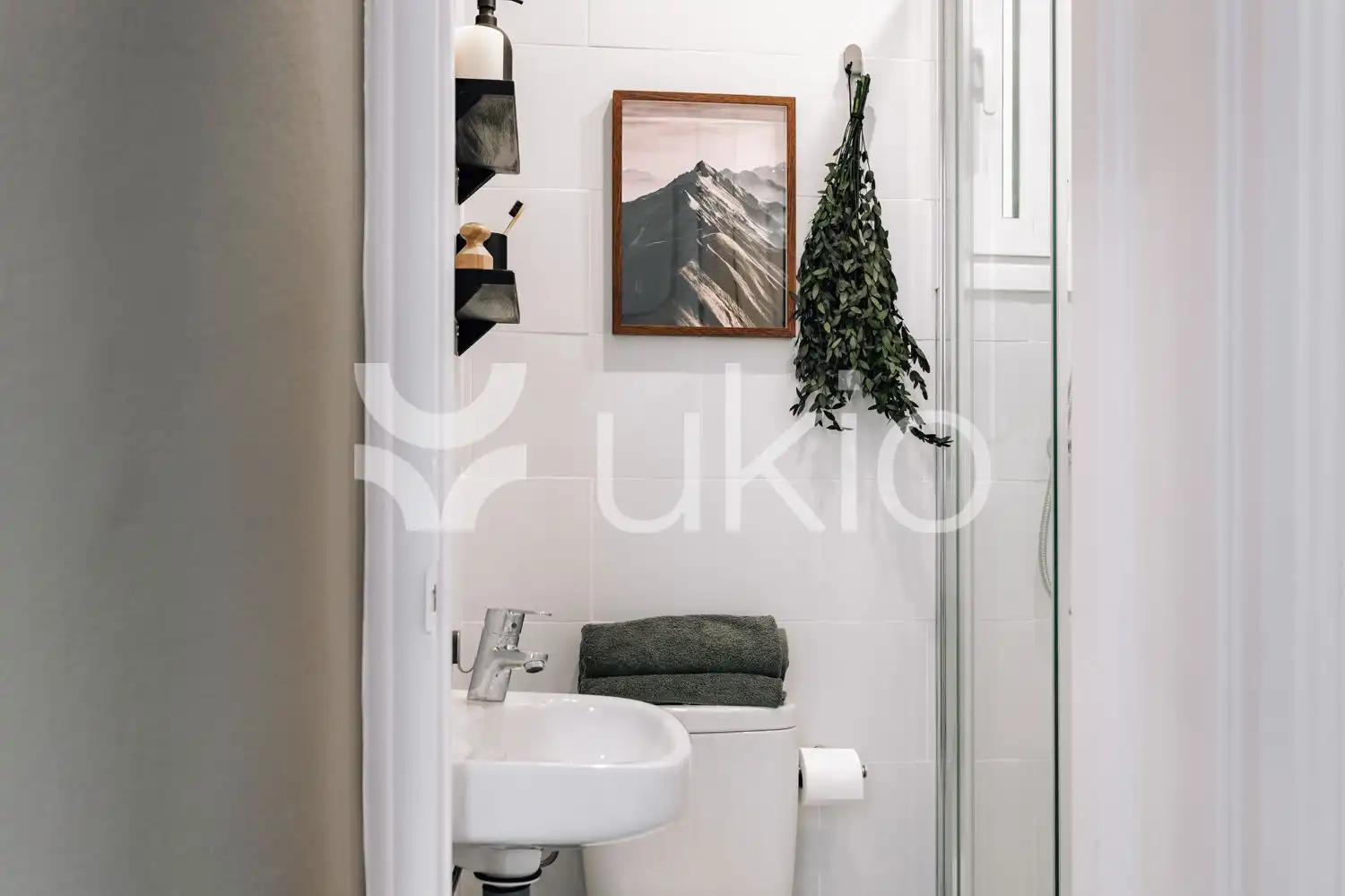 Bany de Apartament de lloguer en Barcelona amb Aire condicionat, Moblat i Forn