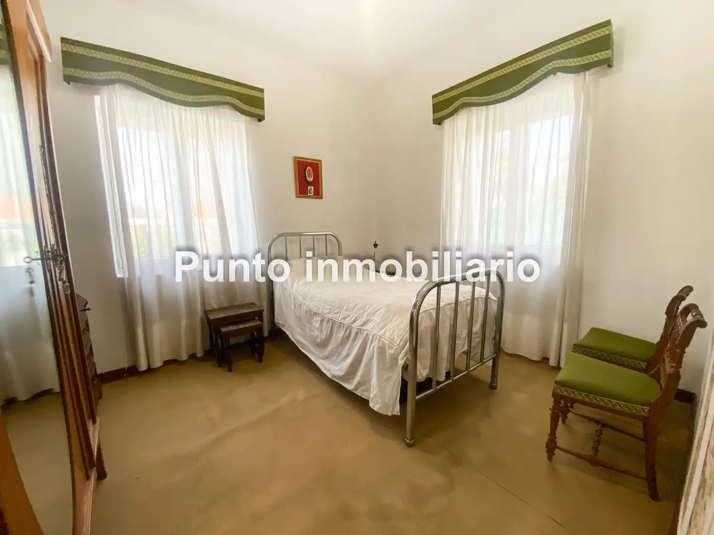 Sala d'estar de Casa o xalet en venda en Valladolid amb Jardí privat i Terrassa