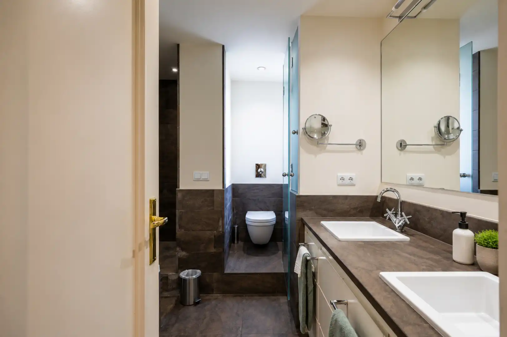 Baño de Piso en venta en Madrid con Aire acondicionado, Calefacción y Jardín privado