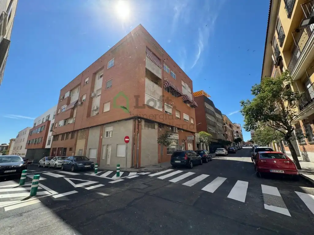 Außenansicht von Dachboden zum Verkauf in Badajoz mit Klimaanlage, Heizung und Terrasse
