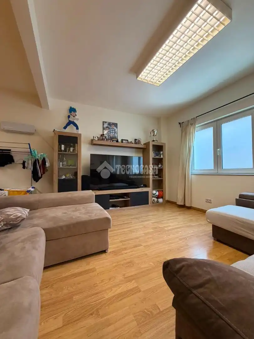 Wohnzimmer von Wohnung zum Verkauf in Madrid mit Klimaanlage