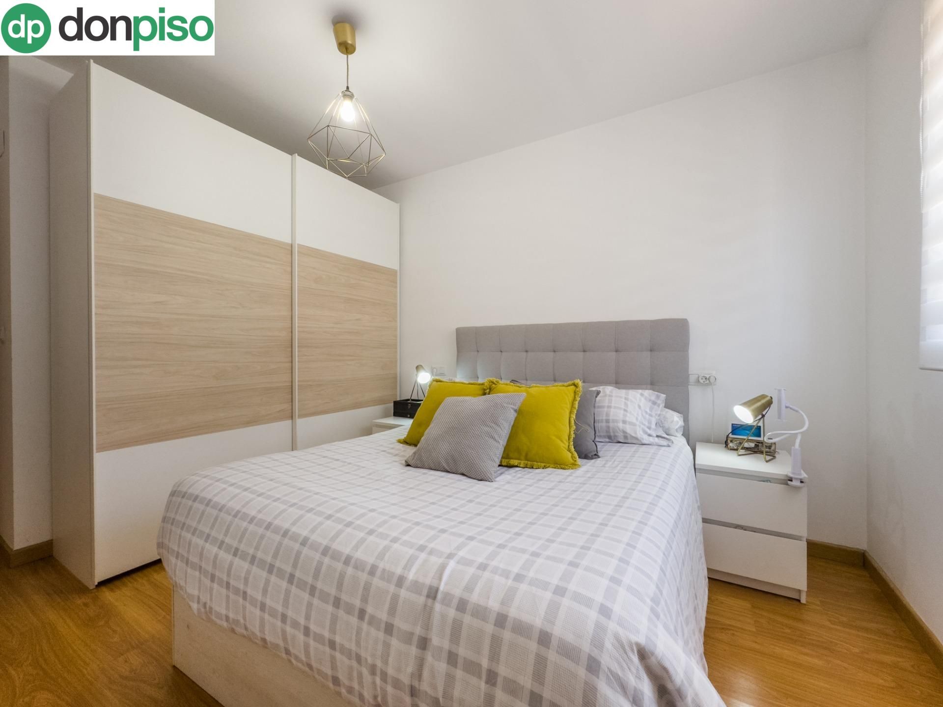 Dormitori de Pis en venda en Churriana de la Vega amb Aire condicionat, Calefacció i Terrassa