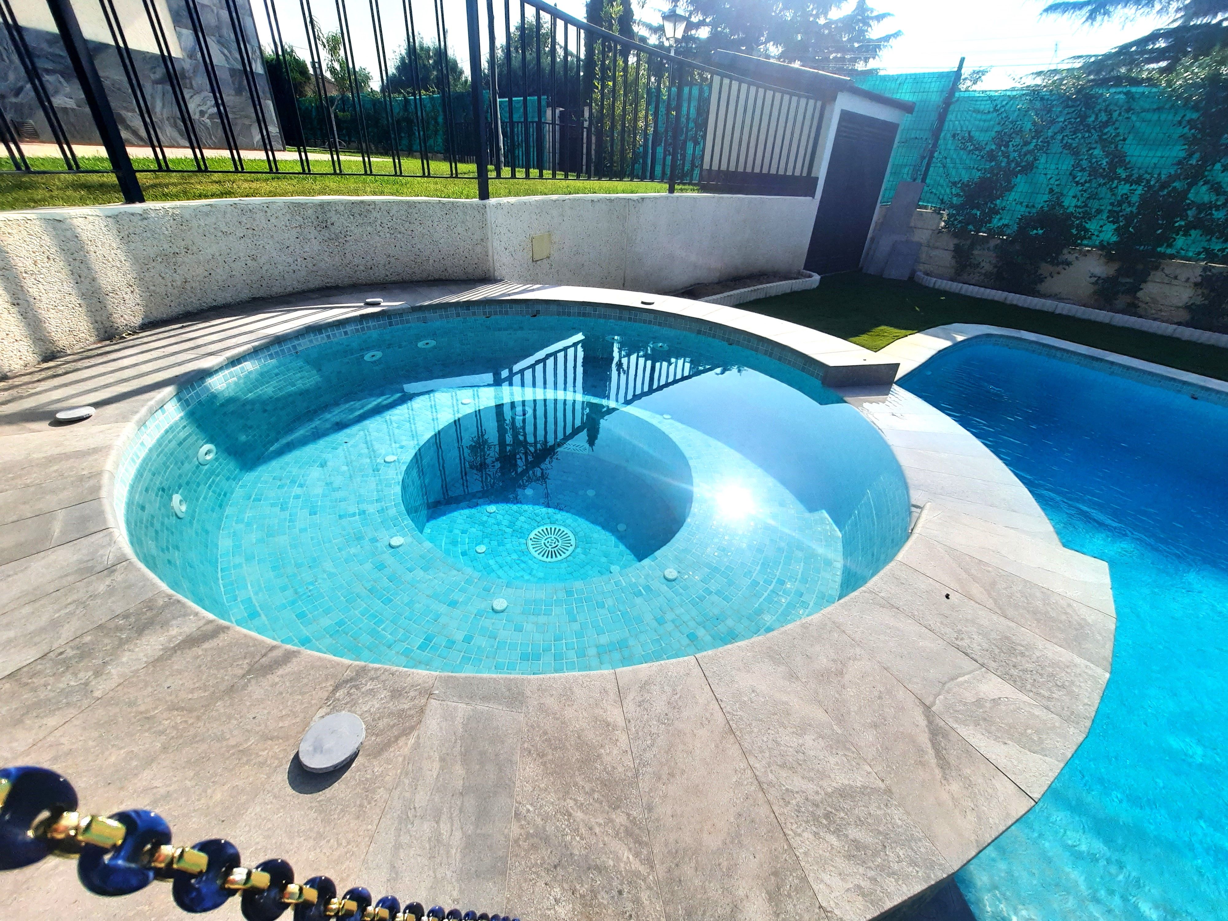 Piscina de Casa o chalet en venta en Alpedrete con Aire acondicionado, Calefacción y Jardín privado