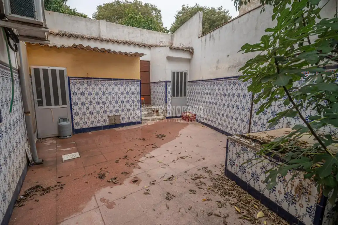 Jardí de Casa adosada en venda en Linares amb Terrassa, Traster i Balcó