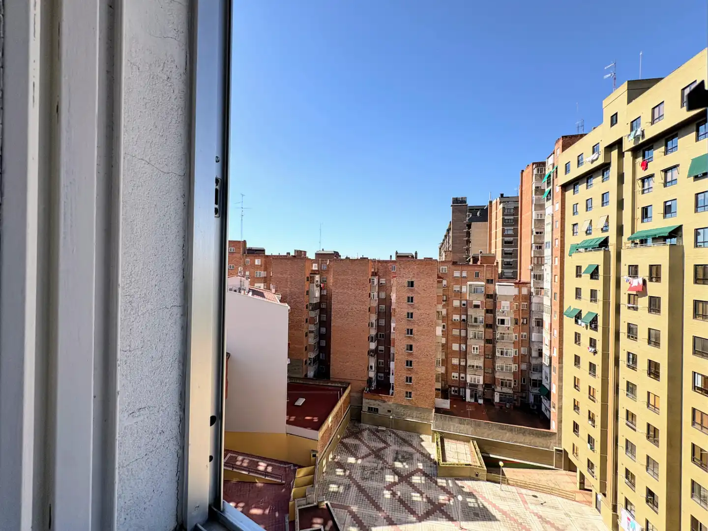 Vista exterior de Pis en venda en Valladolid amb Terrassa i Traster