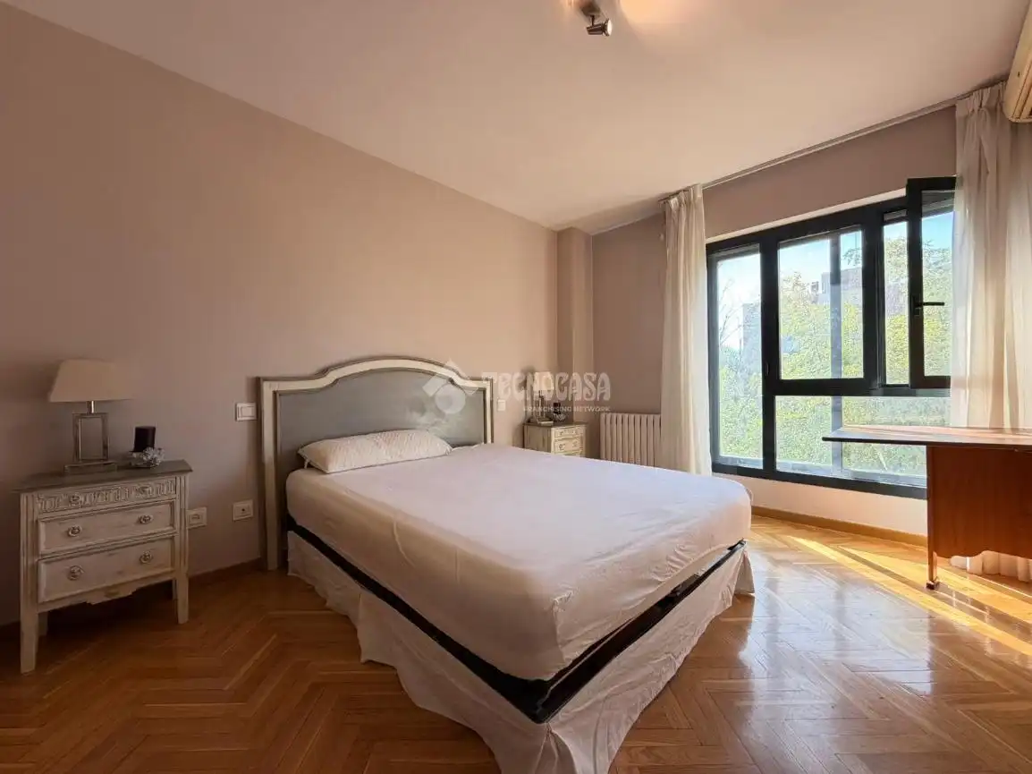 Bedroom of Flat for rent in Madrid  with Heating and Community pool