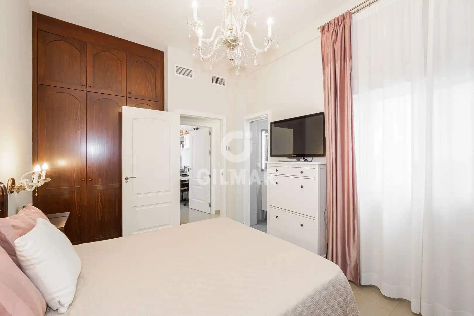 Bedroom of Flat for sale in Sevilla  with Heating, Storage room and Balcony
