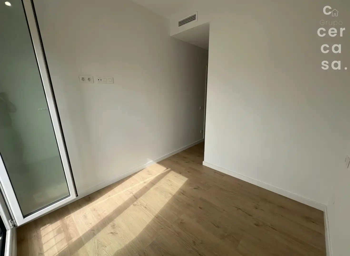 Bedroom of Flat for rent in Valencia  with Air Conditioner, Heating and Storage room