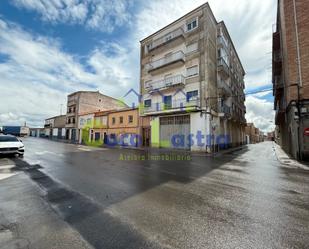 Vista exterior de Pis en venda en Peñaranda de Bracamonte amb Calefacció i Balcó