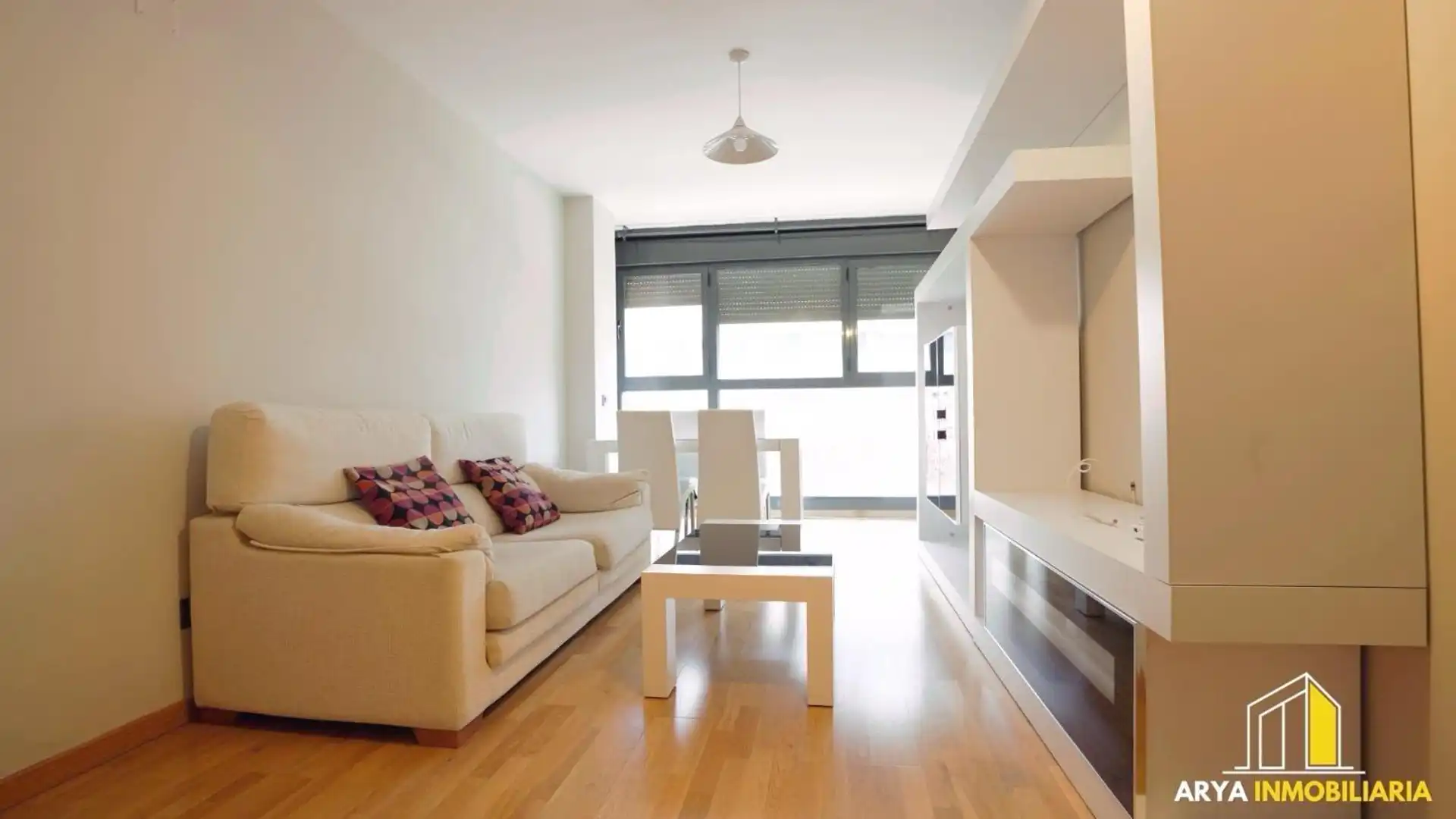 Sala d'estar de Pis en venda en Torrejón de Ardoz amb Calefacció, Traster i Moblat