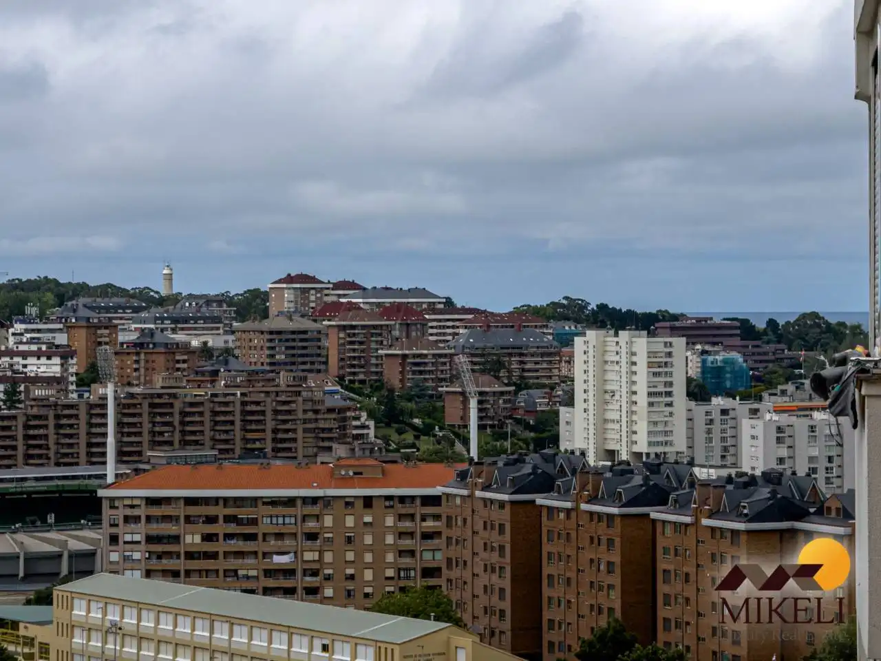 Außenansicht von Wohnung zur Miete in Santander mit Heizung, Terrasse und Möbliert