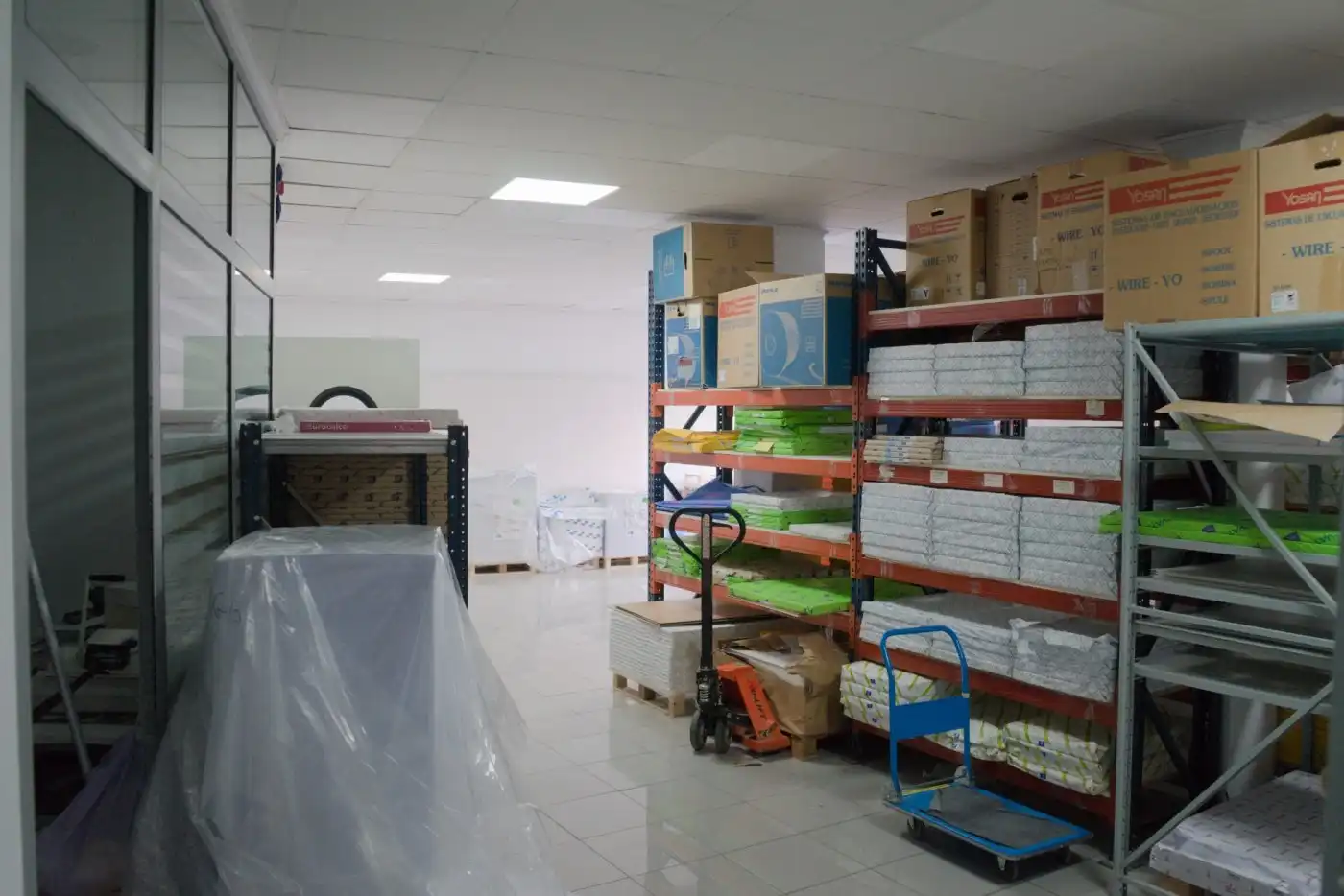 Local en venta en Torrent con Aire acondicionado