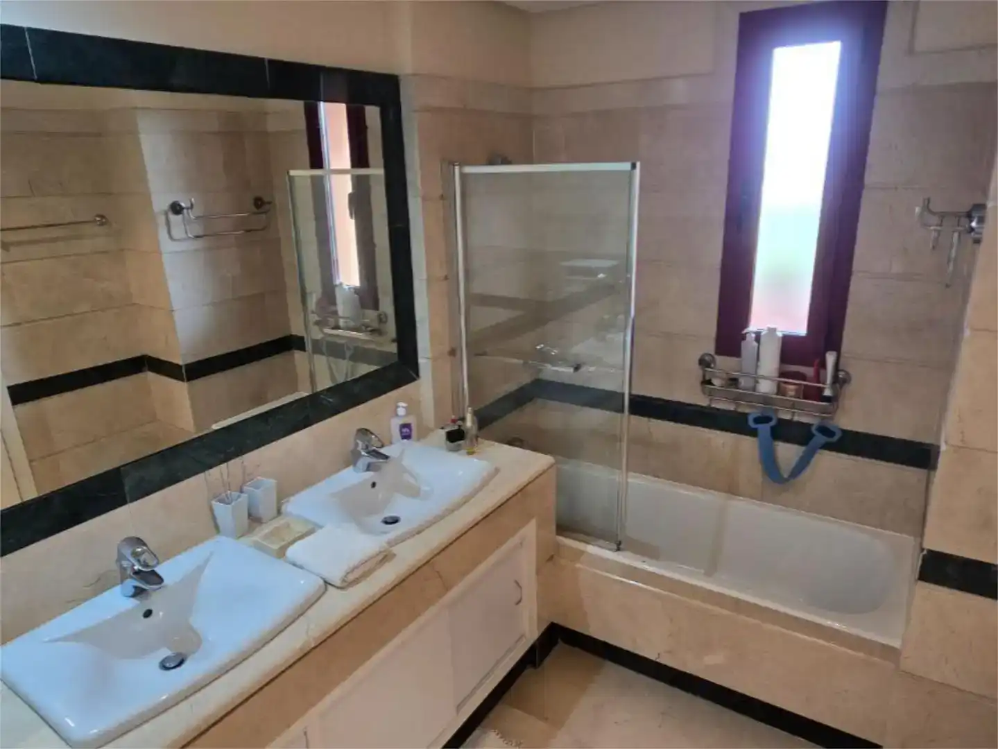 Bany de Apartament en venda en Marbella amb Aire condicionat i Piscina