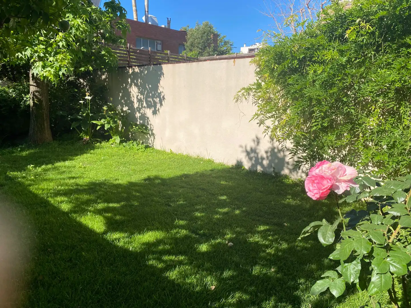 Jardí de Casa adosada en venda en Sabadell amb Aire condicionat, Calefacció i Jardí privat