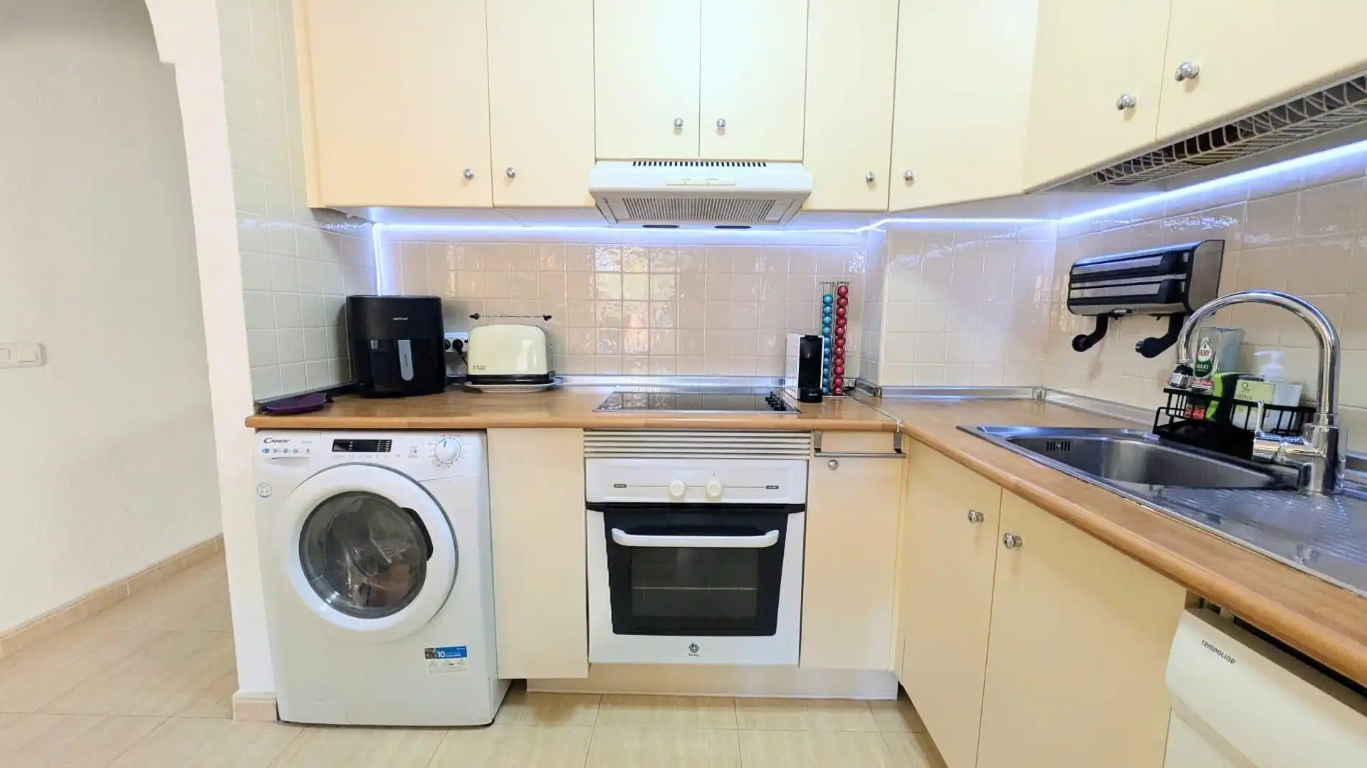 Kitchen of Flat for sale in Fuengirola  with Air Conditioner, Heating and Terrace