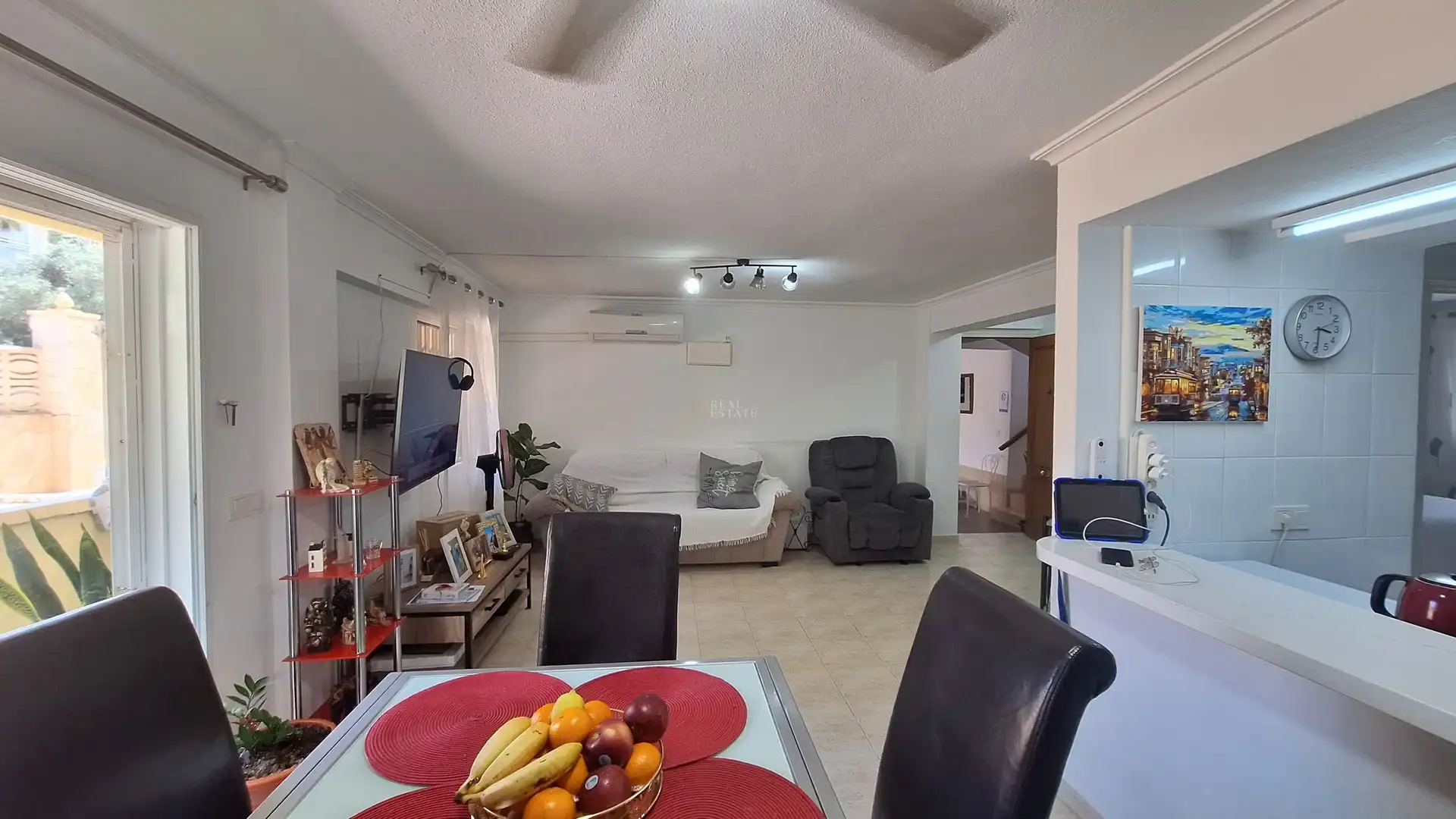Living room of Flat for sale in L'Alfàs del Pi  with Air Conditioner, Terrace and Furnished