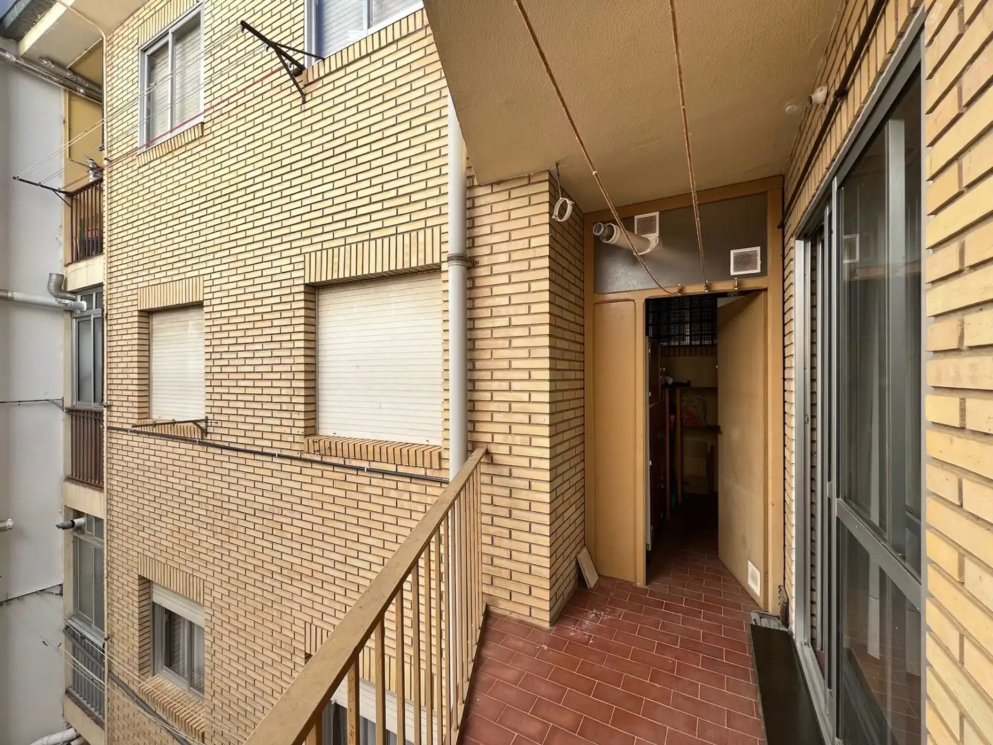 Außenansicht von Wohnung zum Verkauf in Benavente mit Heizung, Terrasse und Abstellraum