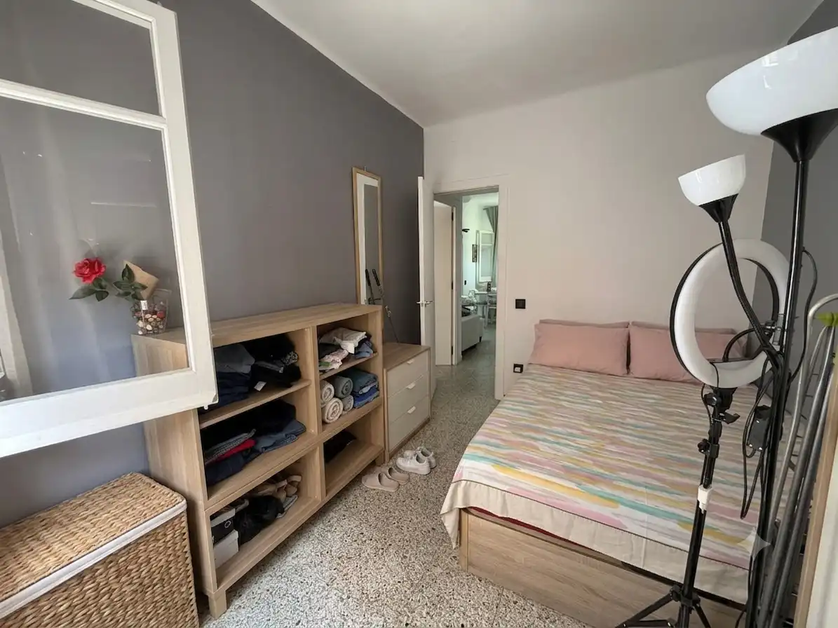 Dormitori de Pis en venda en Cornellà de Llobregat amb Aire condicionat