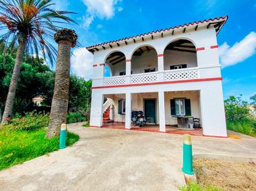 Landhaus mit Garten zum Verkauf in Cala Blanca