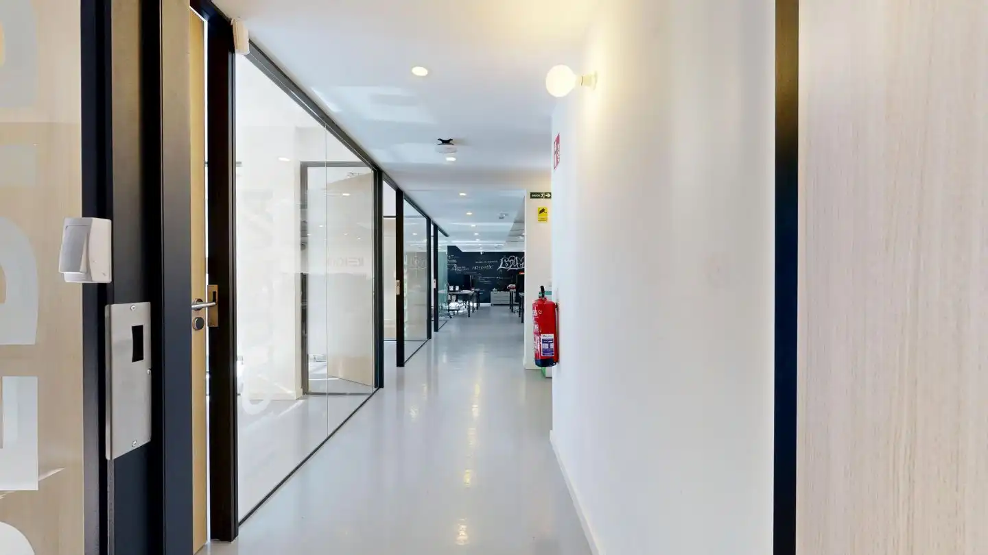 Office for sale in Madrid  with Air Conditioner, Heating and Storage room