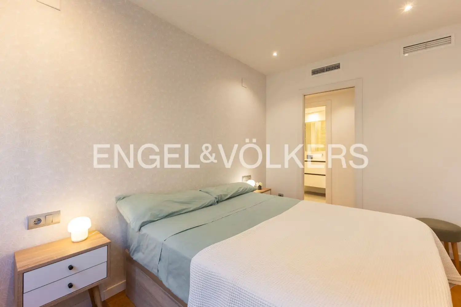 Bedroom of Flat for rent in Valencia  with Air Conditioner, Heating and Parquet flooring