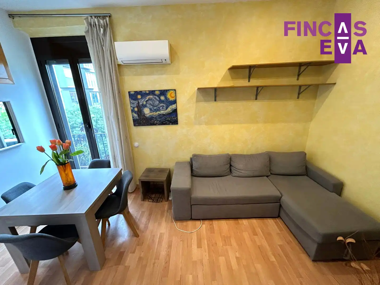 Sala de estar de Piso en venta en  Barcelona Capital con Calefacción, Parquet y Balcón