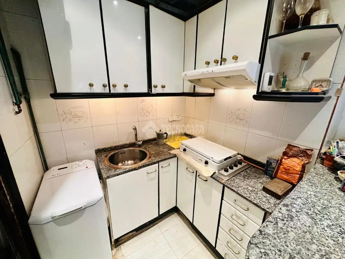 Cocina de Piso en venta en Barcelona con Balcón