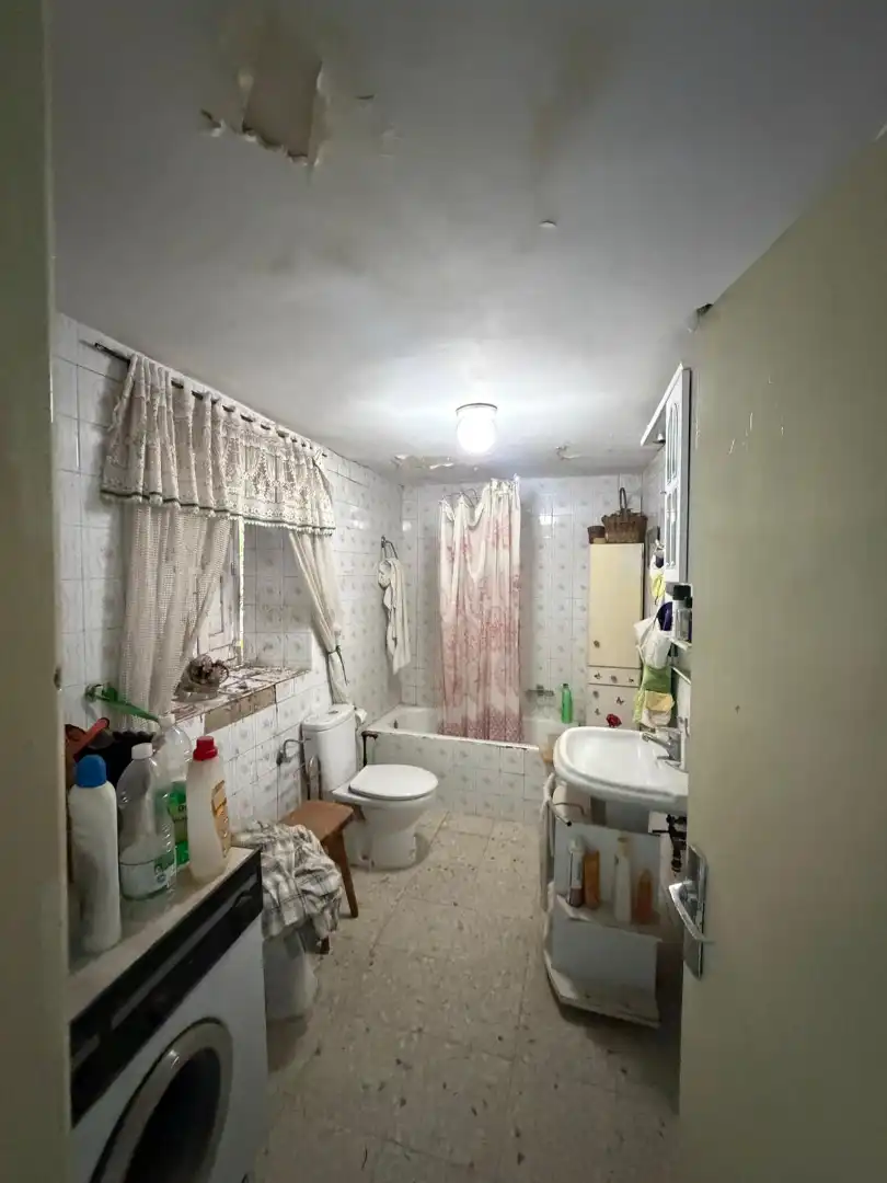 Bathroom of Country homes for sale in Sinlabajos  with Heating, Private garden and Terrace