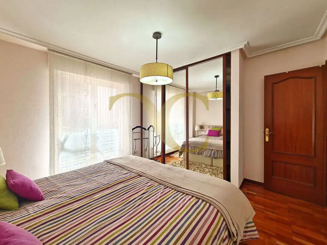 Bedroom of Apartments for sale in Oviedo   with Heating and Furnished