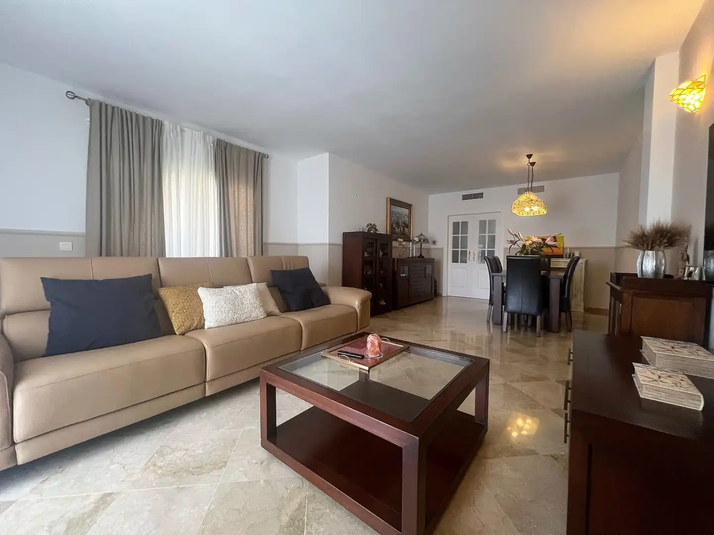 Sala d'estar de Apartament en venda en Mijas amb Aire condicionat, Terrassa i Traster