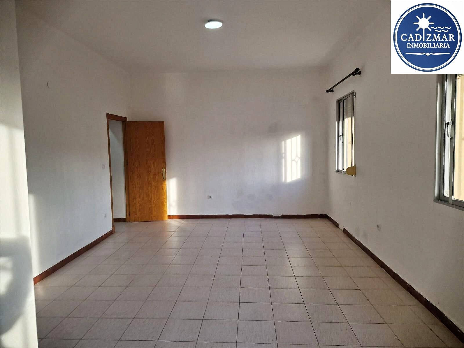 Sala de estar de Planta baja en venta en  Cádiz Capital con Trastero, Balcón y Alarma