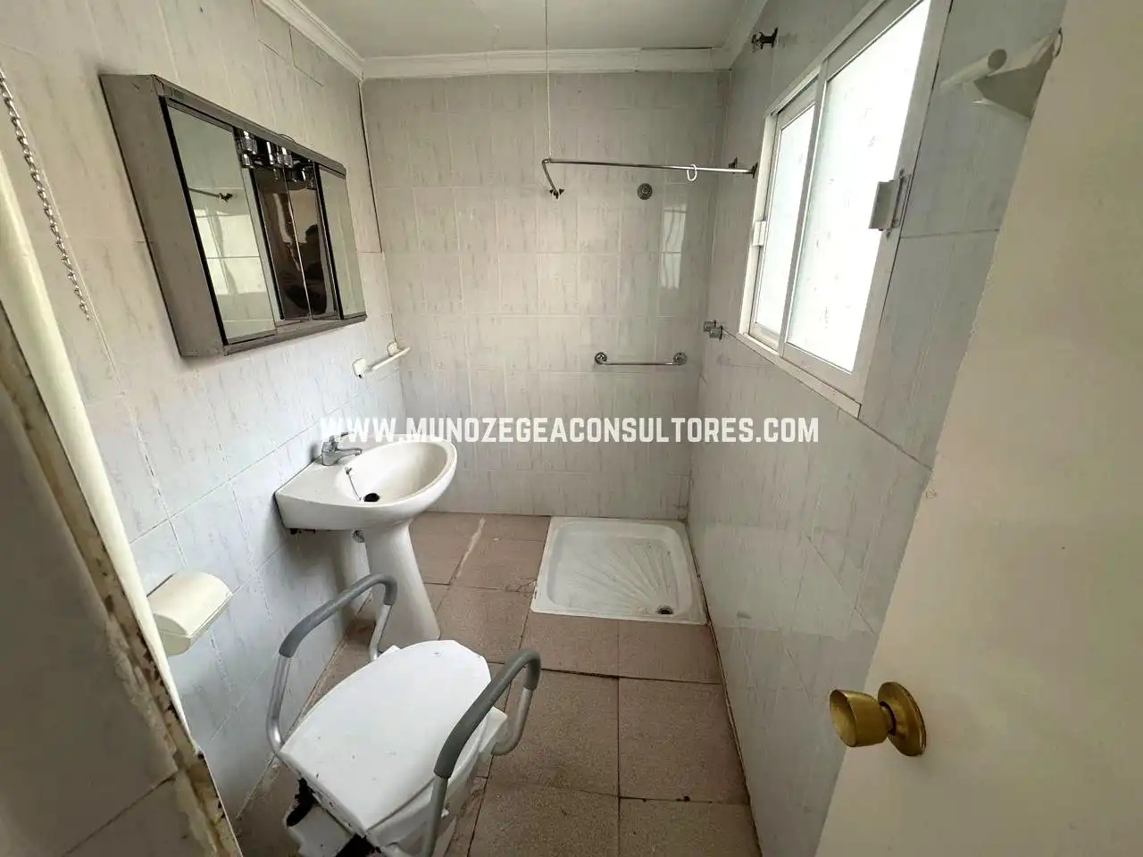 Bathroom of Houses for sale in Puente Genil
