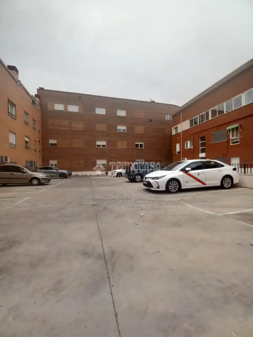 Parking de Piso en venta en Azuqueca de Henares con Calefacción