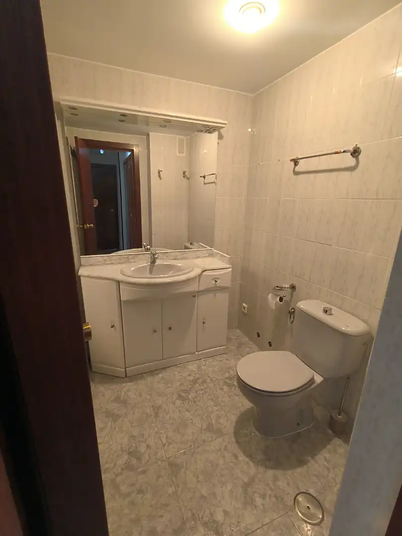 Badezimmer von Wohnung zum Verkauf in Valladolid mit Privatgarten, Abstellraum und Schwimmbad