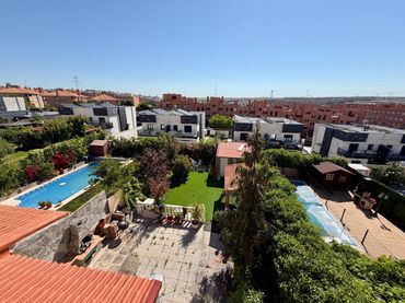 Adossat amb jardí en venda a Calle RIO HENARES 14