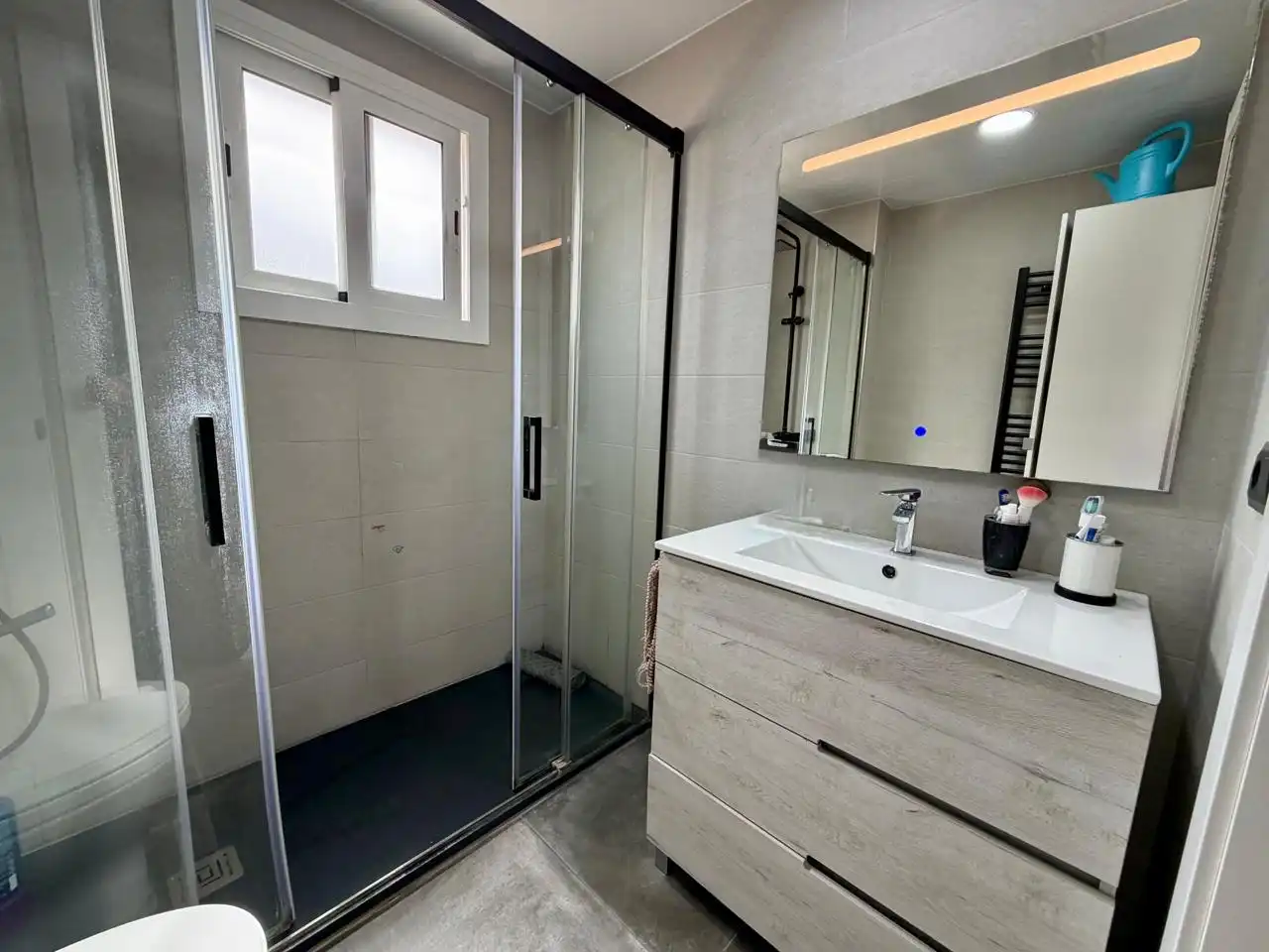 Baño de Casa adosada en venta en Montcada i Reixac con Aire acondicionado, Calefacción y Jardín privado