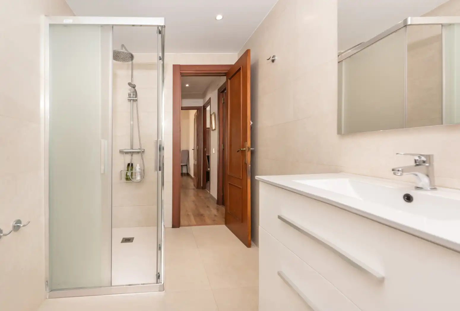 Bathroom of Flat for rent in Oviedo   with Heating, Parquet flooring and Terrace
