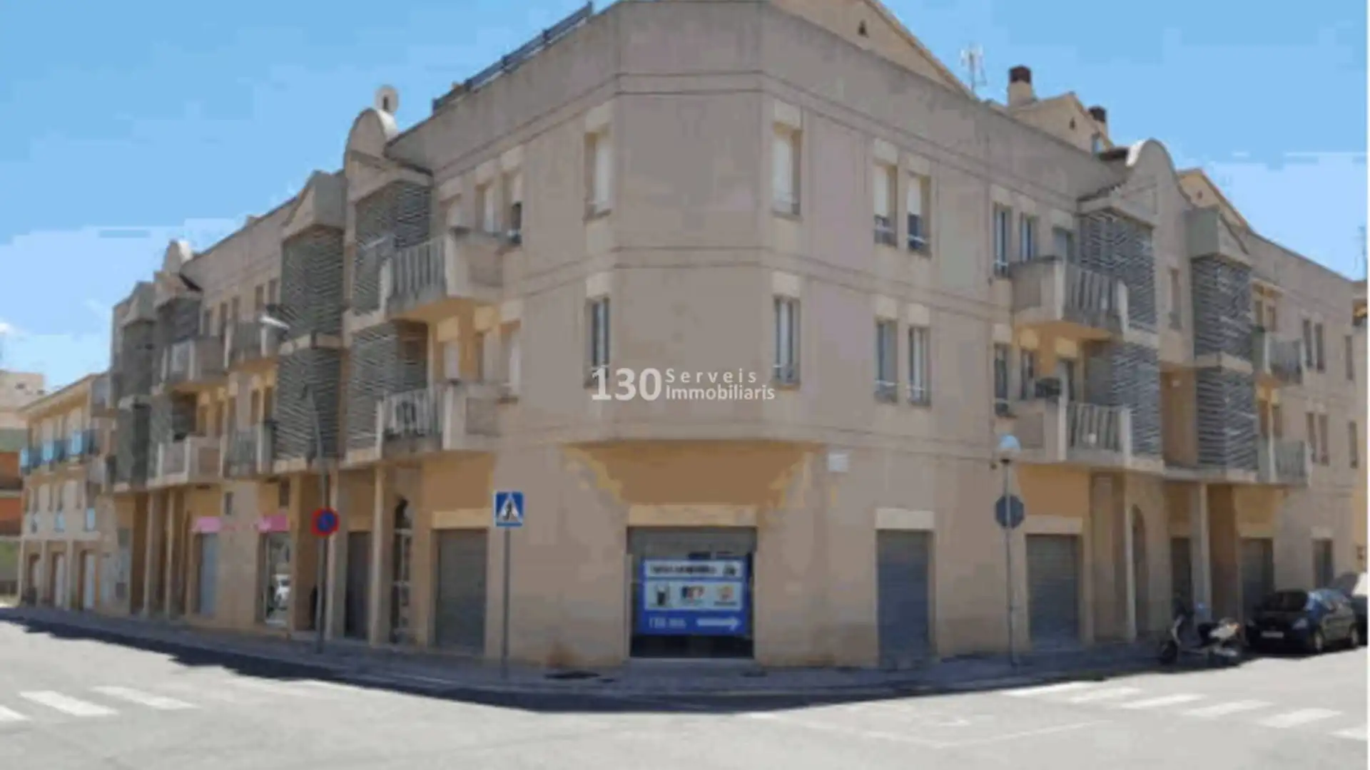 Exterior view of Garage for sale in La Sénia