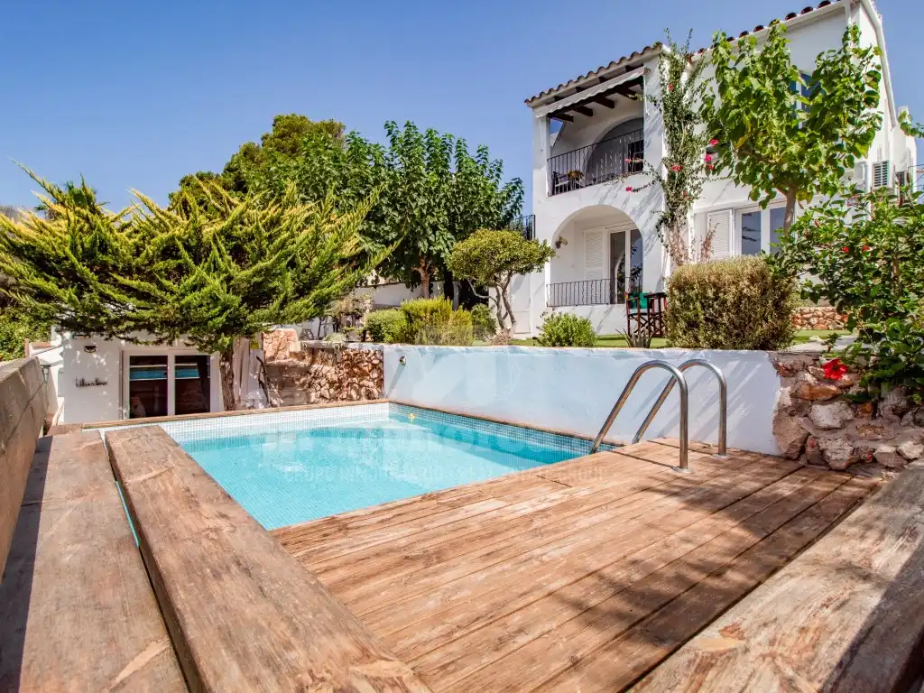 Country homes for sale in Cala Blanca