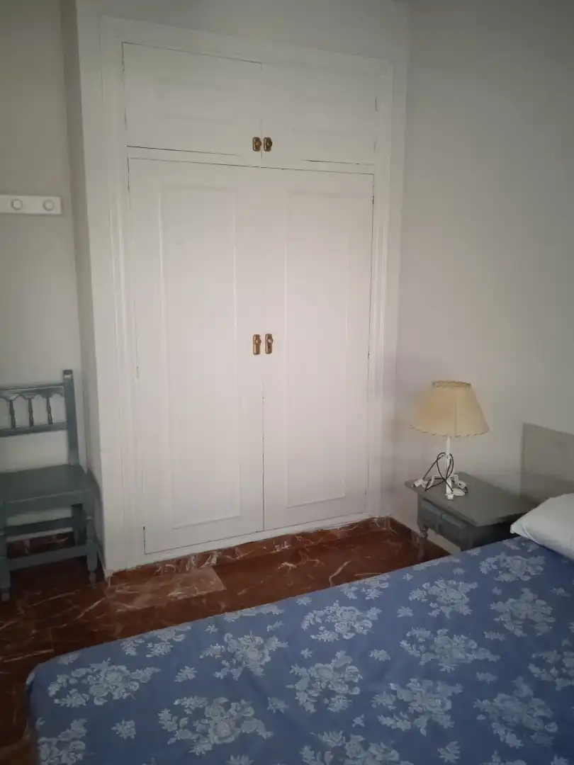 Habitación de Piso de alquiler en Granada con Calefacción, Amueblado y Lavadora