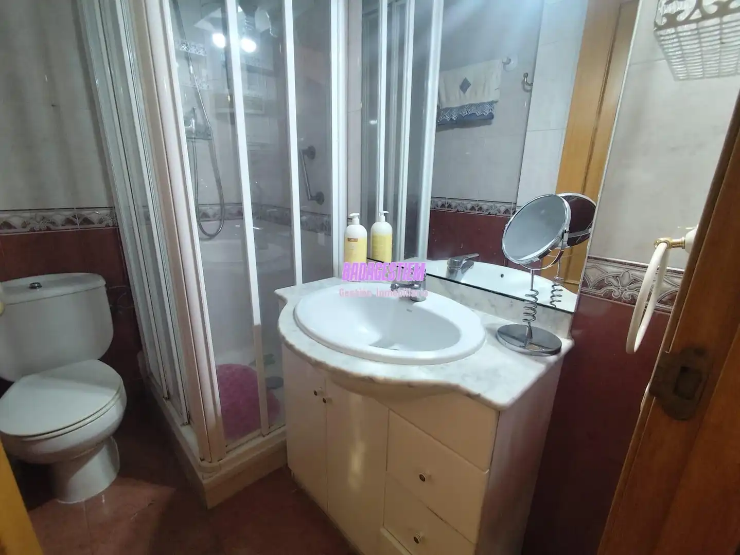 Baño de Piso en venta en Santa Coloma de Gramenet con Calefacción, Terraza y Balcón