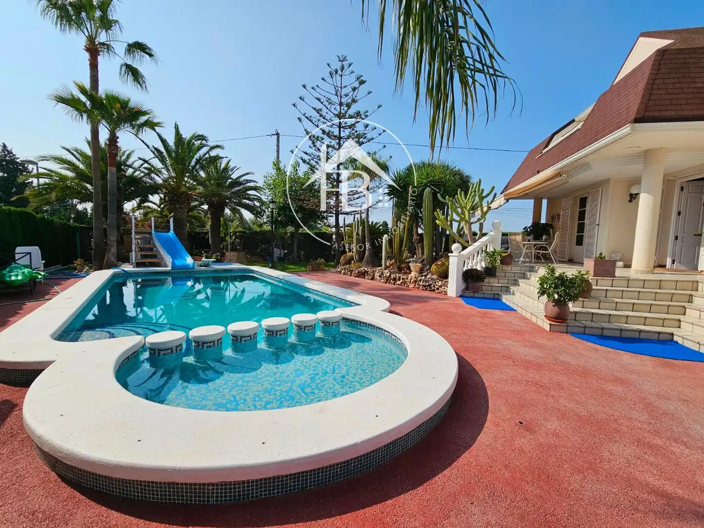 Exterior view of Houses for sale in San Vicente del Raspeig / Sant Vicent del Raspeig  with Air Conditioner, Heating and Terrace