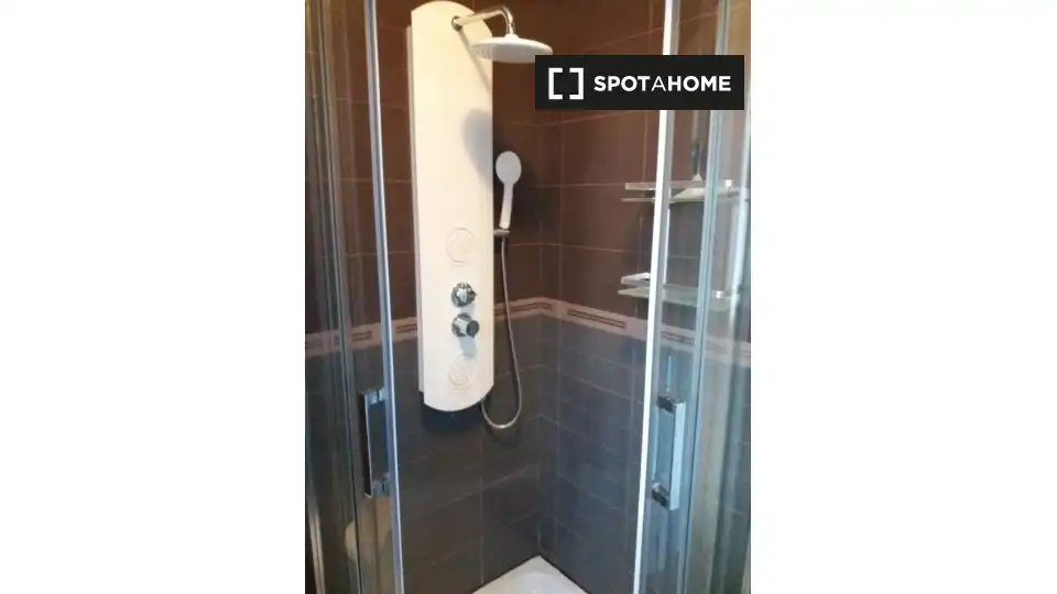 Baño de Piso de alquiler en Sant Cugat del Vallès con Aire acondicionado, Calefacción y Amueblado