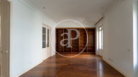 Photo 5 of Flat for rent in C. del Monte Esquinza, Almagro, Madrid Capital