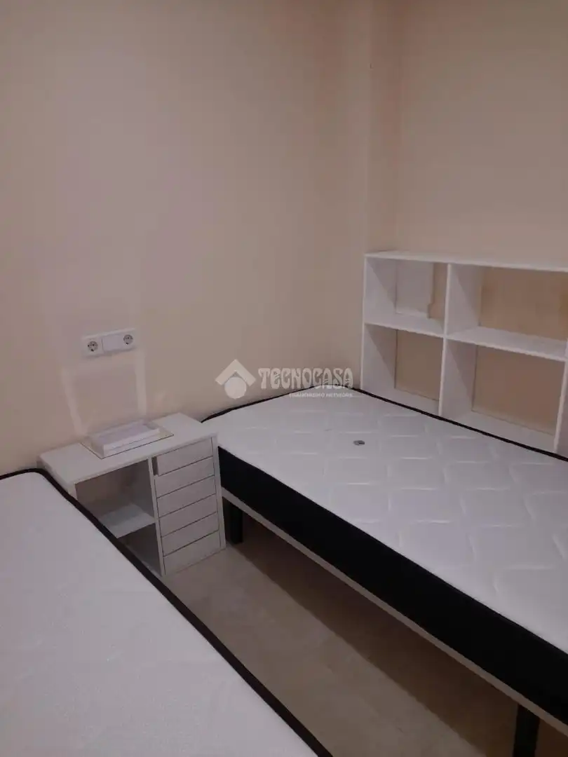 Bedroom of Flat for sale in Valencia